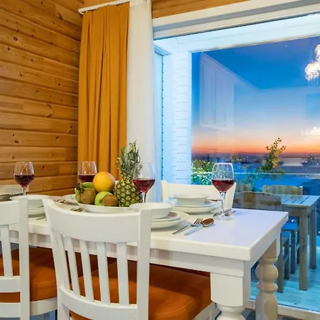 Lucida - Town - 1 & 2 Bedroom فيلة كالكان