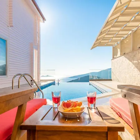 Lucida - Town - 1 & 2 Bedroom كالكان