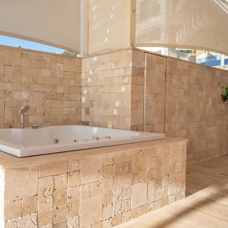 Villa Lucida - Town - 1 & 2 Bedroom *