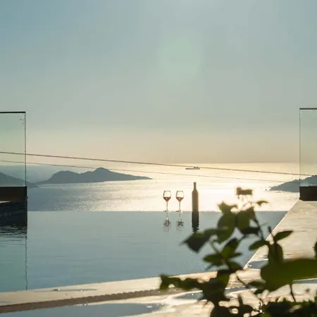 Lucida - Town - 1 & 2 Bedroom Καλκάν