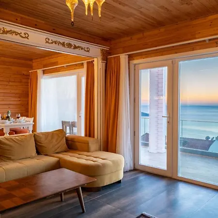 Lucida - Town - 1 & 2 Bedroom *