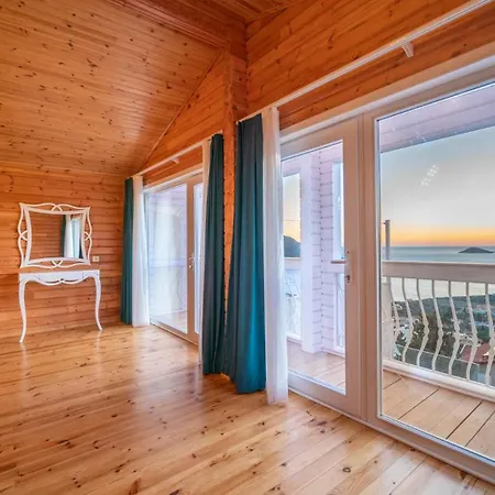 Lucida - Town - 1 & 2 Bedroom